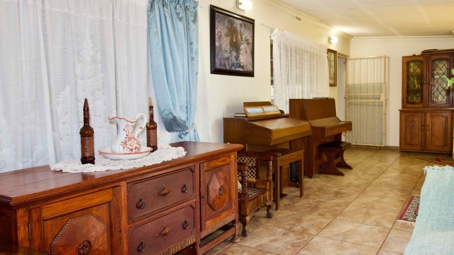 5 Bedroom Property for Sale in Lyttelton Manor Gauteng