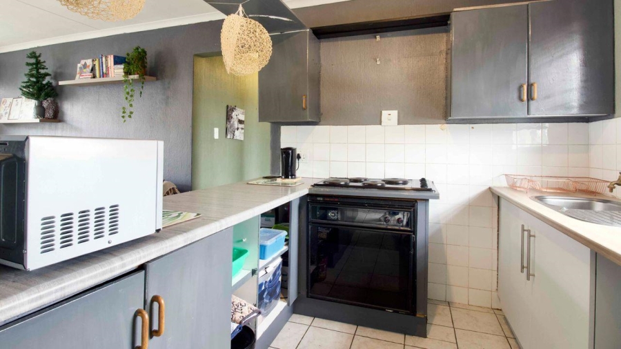 3 Bedroom Property for Sale in Die Hoewes Gauteng