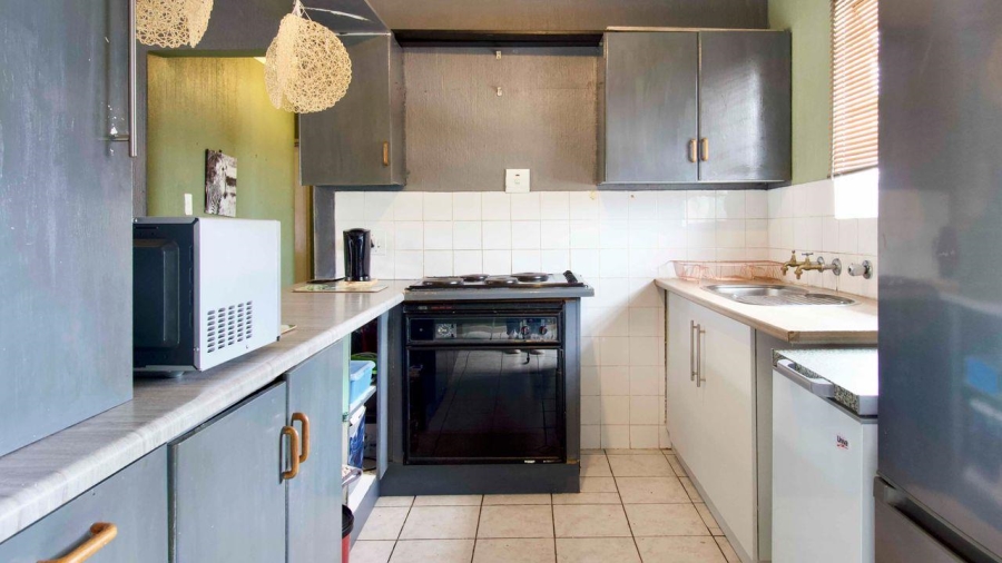 3 Bedroom Property for Sale in Die Hoewes Gauteng