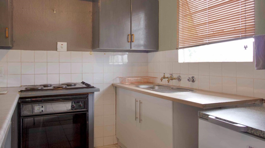 3 Bedroom Property for Sale in Die Hoewes Gauteng