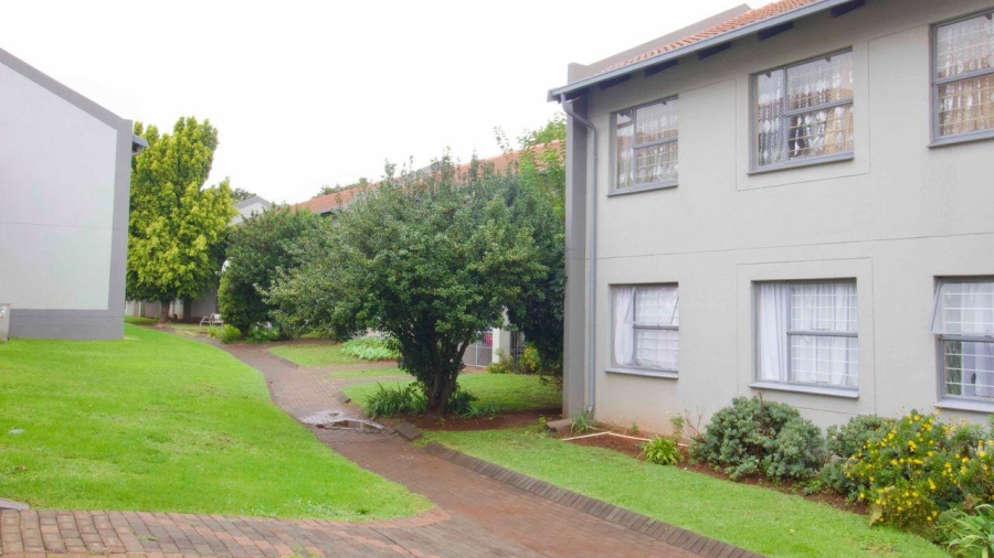 3 Bedroom Property for Sale in Die Hoewes Gauteng