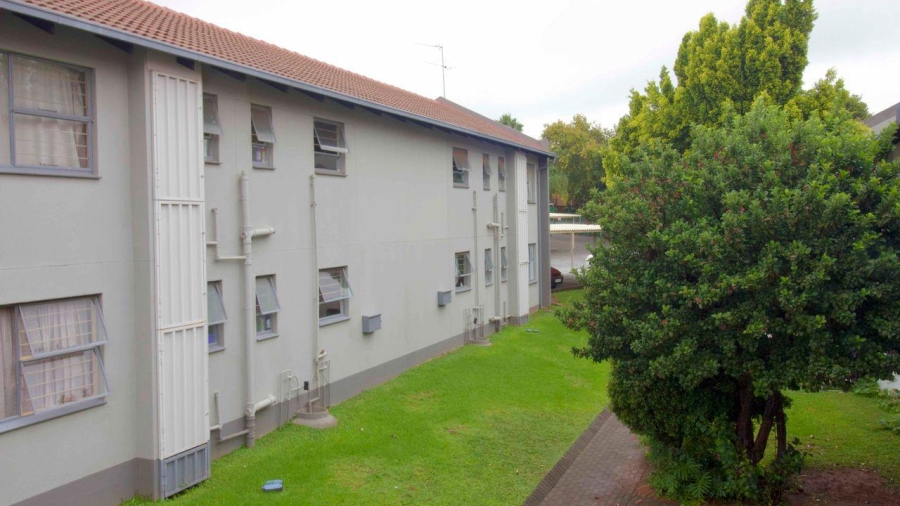 3 Bedroom Property for Sale in Die Hoewes Gauteng