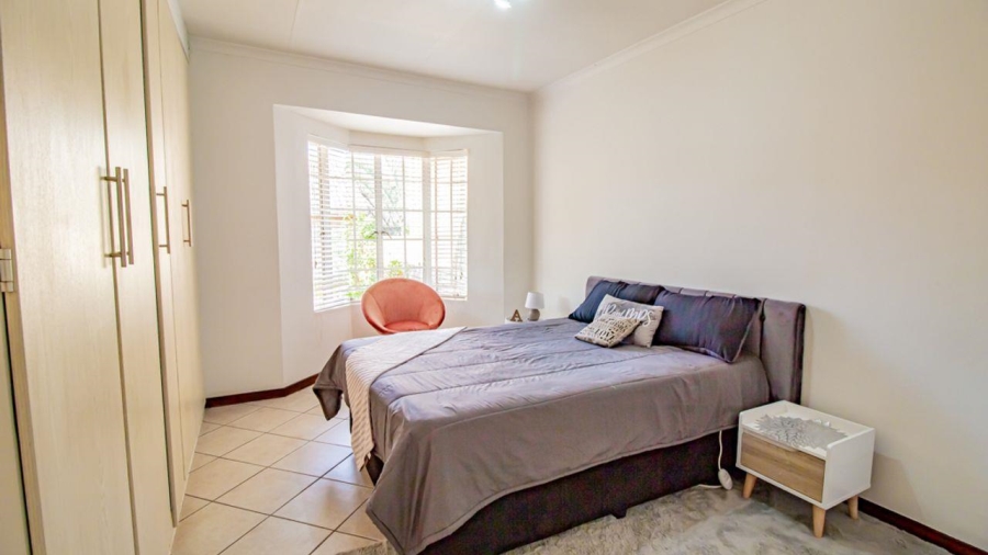 2 Bedroom Property for Sale in Monavoni Gauteng