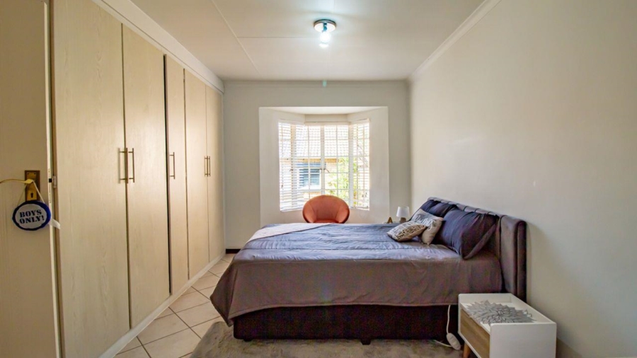 2 Bedroom Property for Sale in Monavoni Gauteng