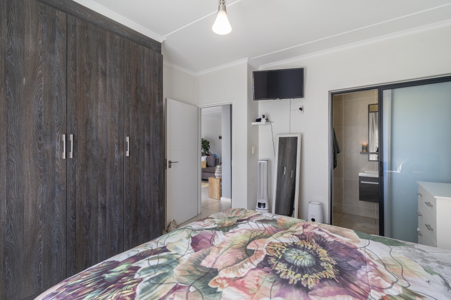 3 Bedroom Property for Sale in Greenstone Crest Gauteng