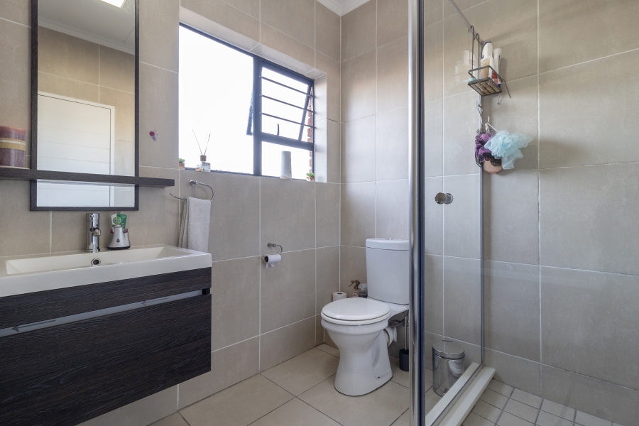 3 Bedroom Property for Sale in Greenstone Crest Gauteng