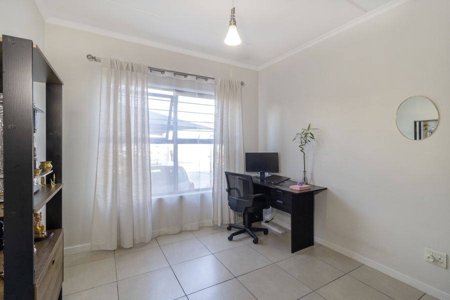 3 Bedroom Property for Sale in Greenstone Crest Gauteng