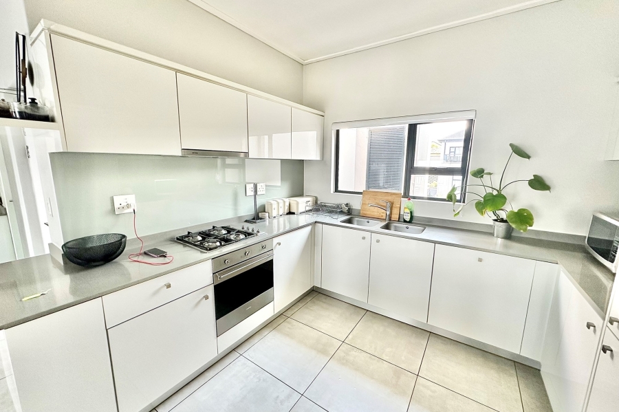 To Let 2 Bedroom Property for Rent in The Polofields Gauteng
