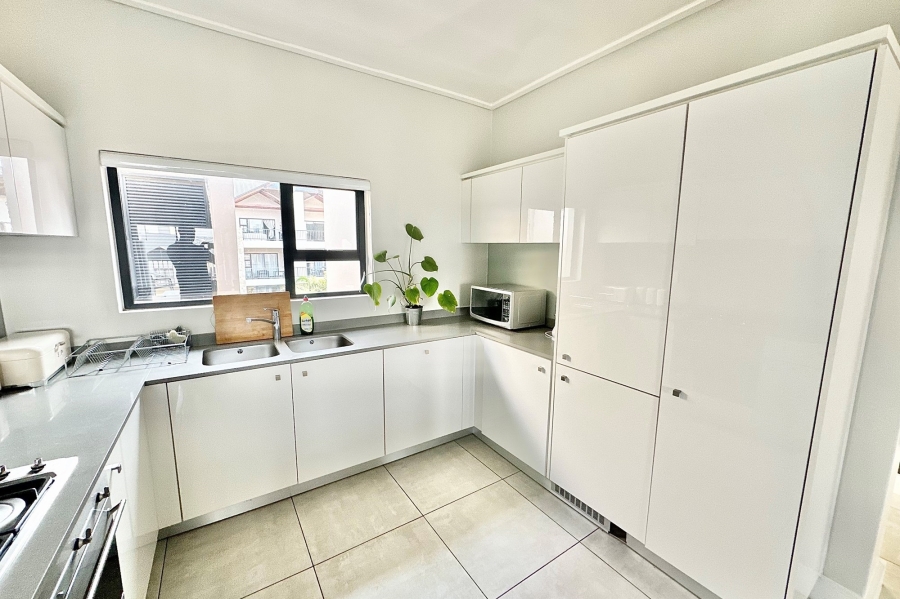 To Let 2 Bedroom Property for Rent in The Polofields Gauteng