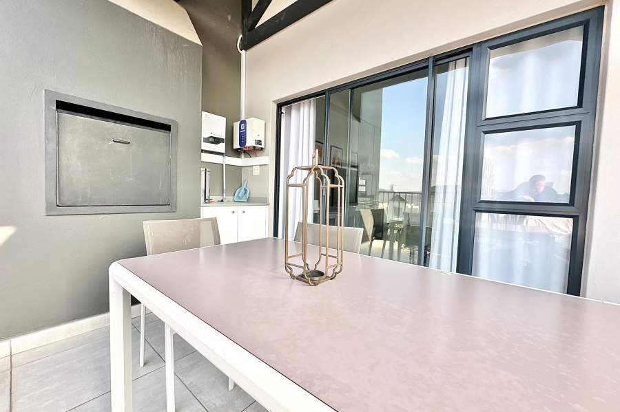 To Let 2 Bedroom Property for Rent in The Polofields Gauteng