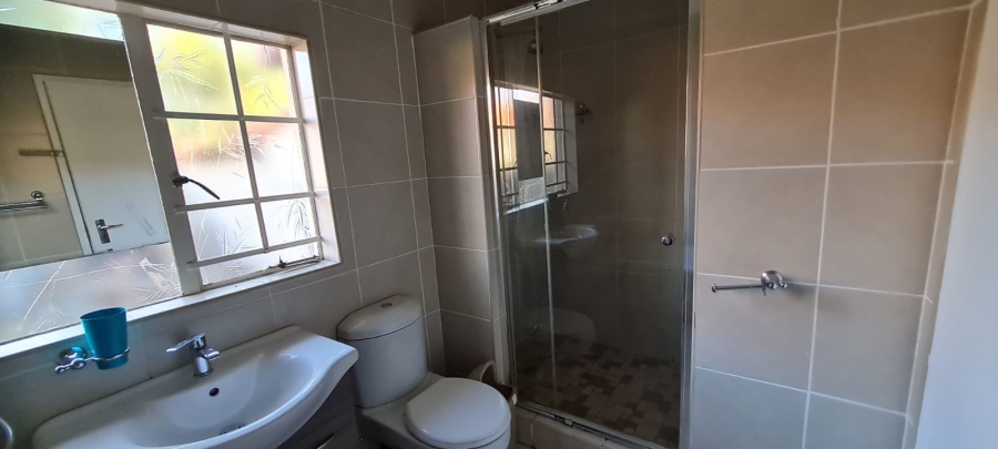 To Let 4 Bedroom Property for Rent in Eden Glen Gauteng