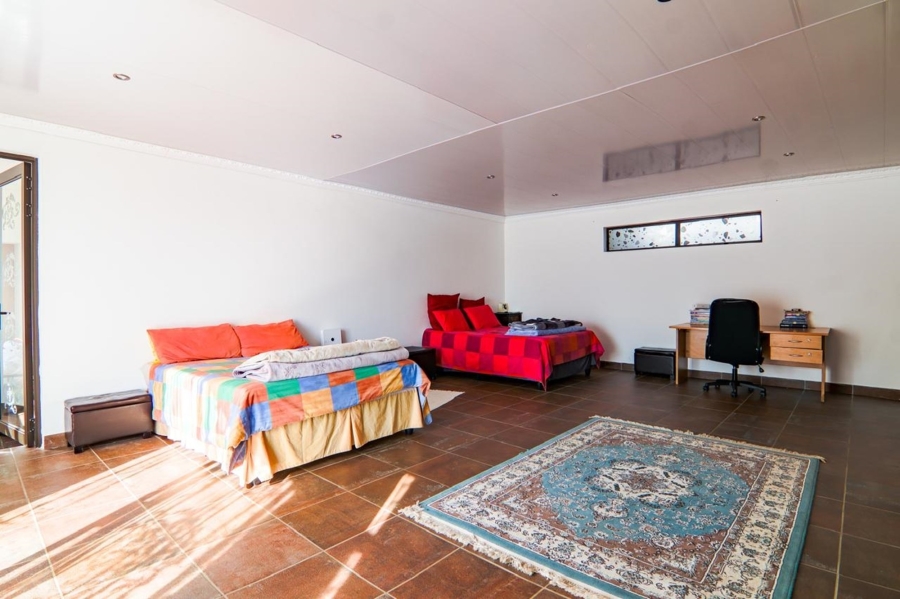 To Let 5 Bedroom Property for Rent in Noordwyk Gauteng