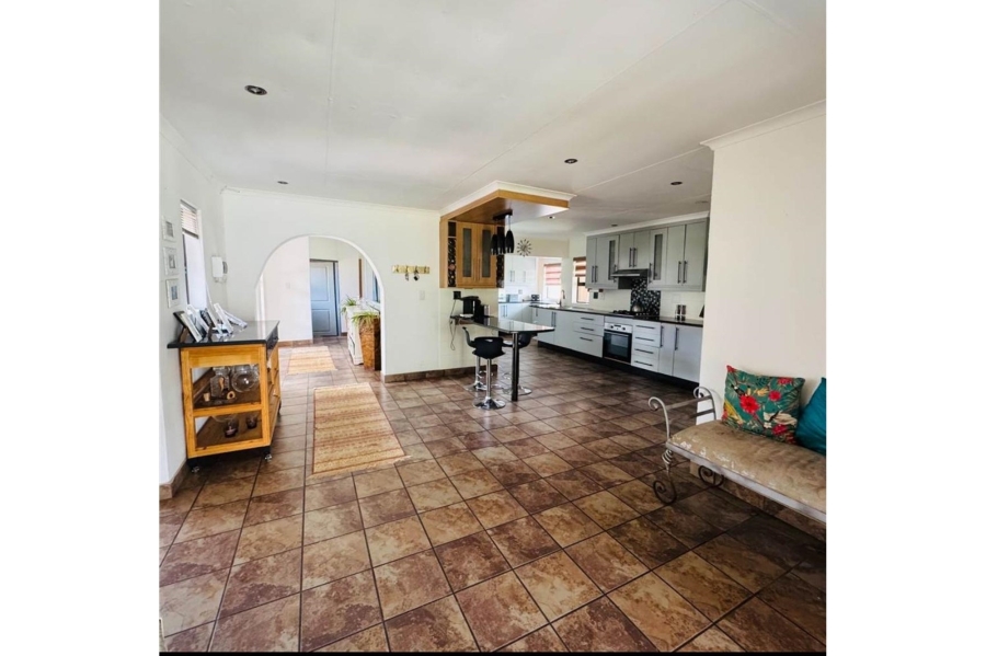 To Let 5 Bedroom Property for Rent in Noordwyk Gauteng