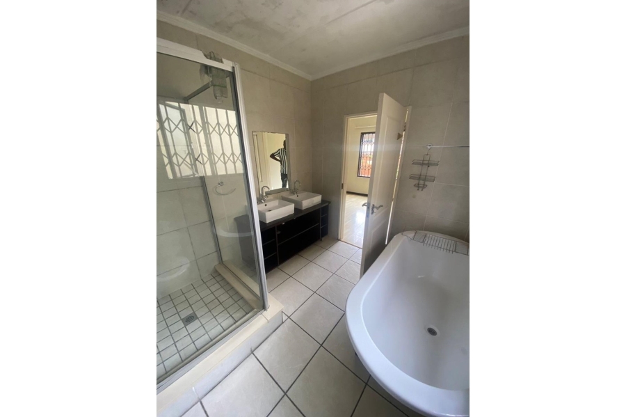 To Let 2 Bedroom Property for Rent in Sunninghill Gauteng
