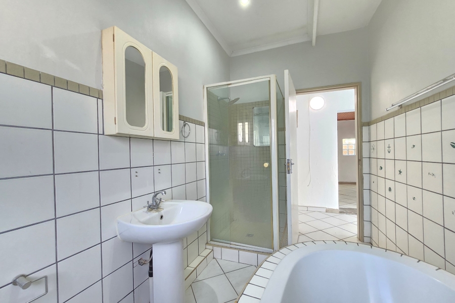 To Let 2 Bedroom Property for Rent in Ravenswood Gauteng