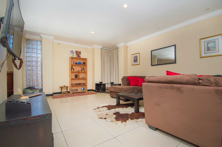 4 Bedroom Property for Sale in Strubensvallei Gauteng