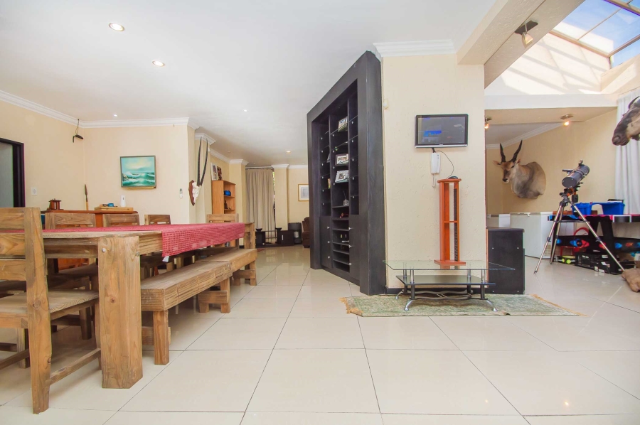 4 Bedroom Property for Sale in Strubensvallei Gauteng