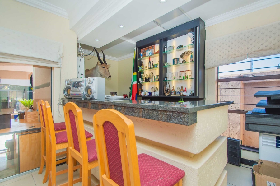 4 Bedroom Property for Sale in Strubensvallei Gauteng