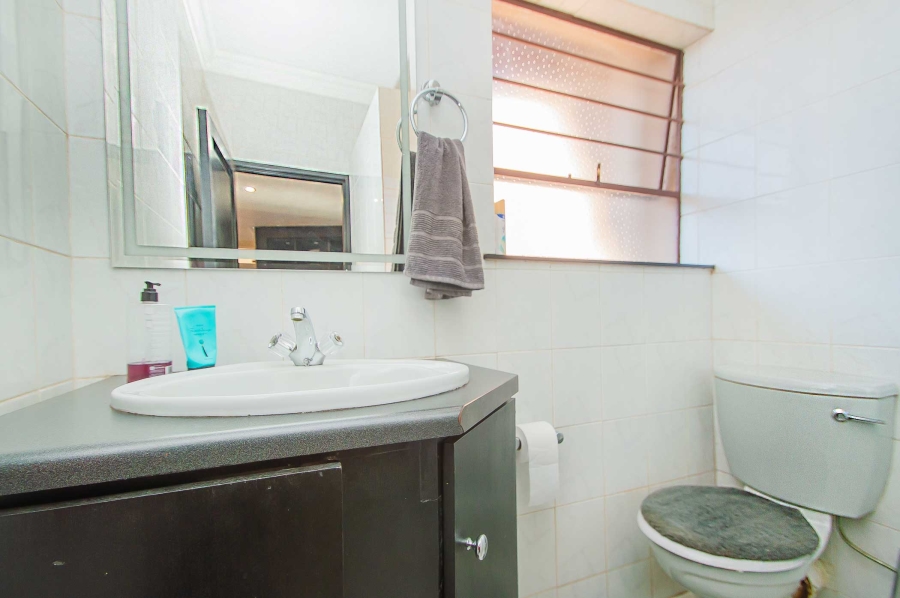 4 Bedroom Property for Sale in Strubensvallei Gauteng