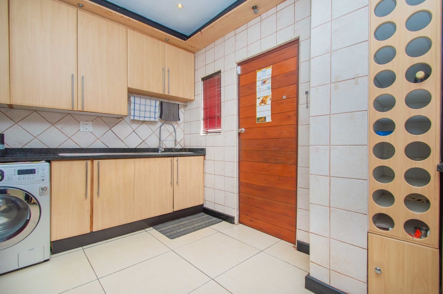 4 Bedroom Property for Sale in Strubensvallei Gauteng