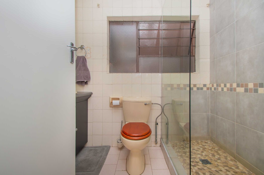 4 Bedroom Property for Sale in Strubensvallei Gauteng