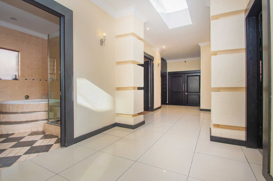 4 Bedroom Property for Sale in Strubensvallei Gauteng