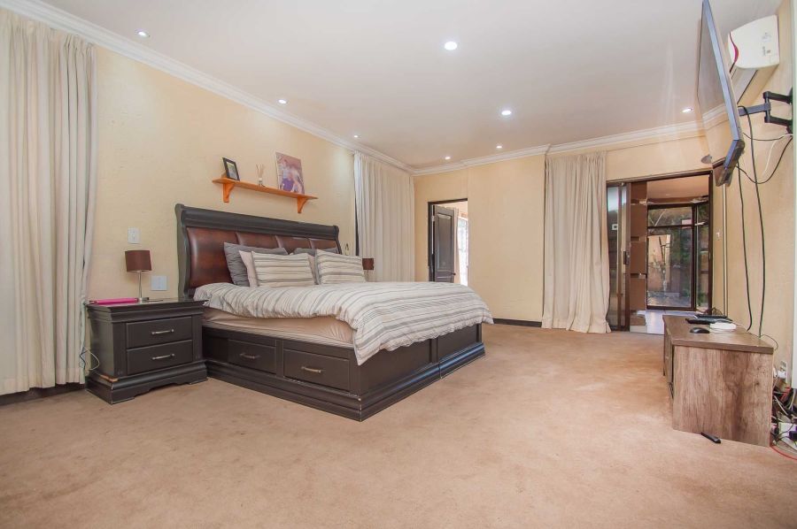 4 Bedroom Property for Sale in Strubensvallei Gauteng