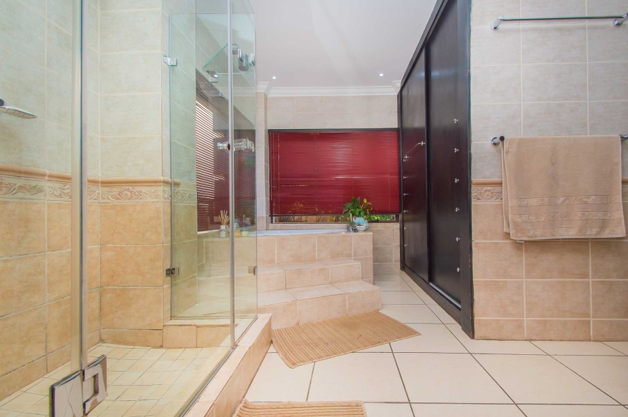 4 Bedroom Property for Sale in Strubensvallei Gauteng