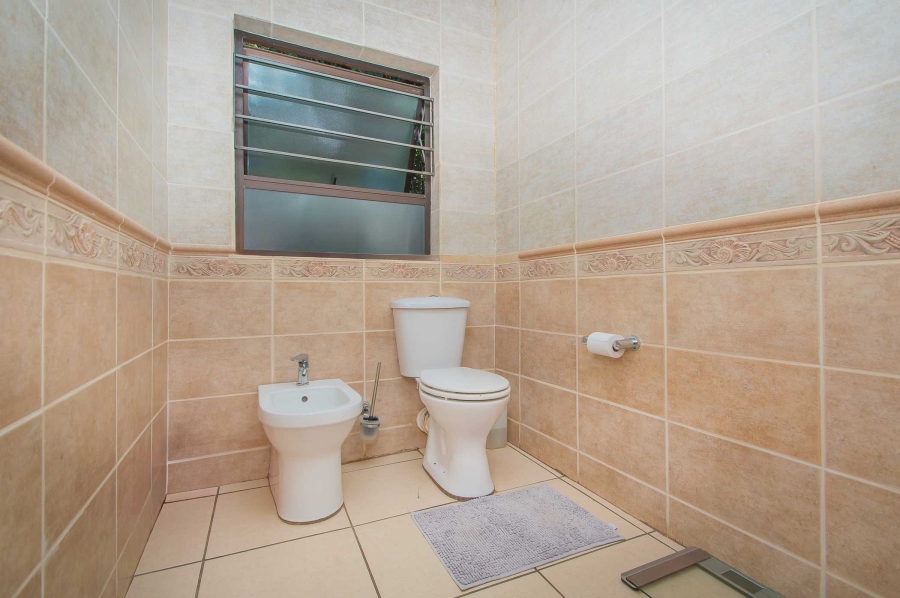 4 Bedroom Property for Sale in Strubensvallei Gauteng