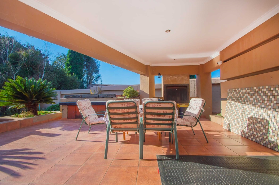 4 Bedroom Property for Sale in Strubensvallei Gauteng