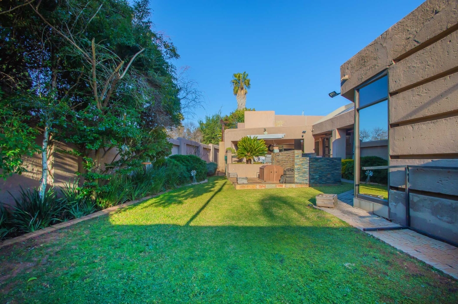 4 Bedroom Property for Sale in Strubensvallei Gauteng