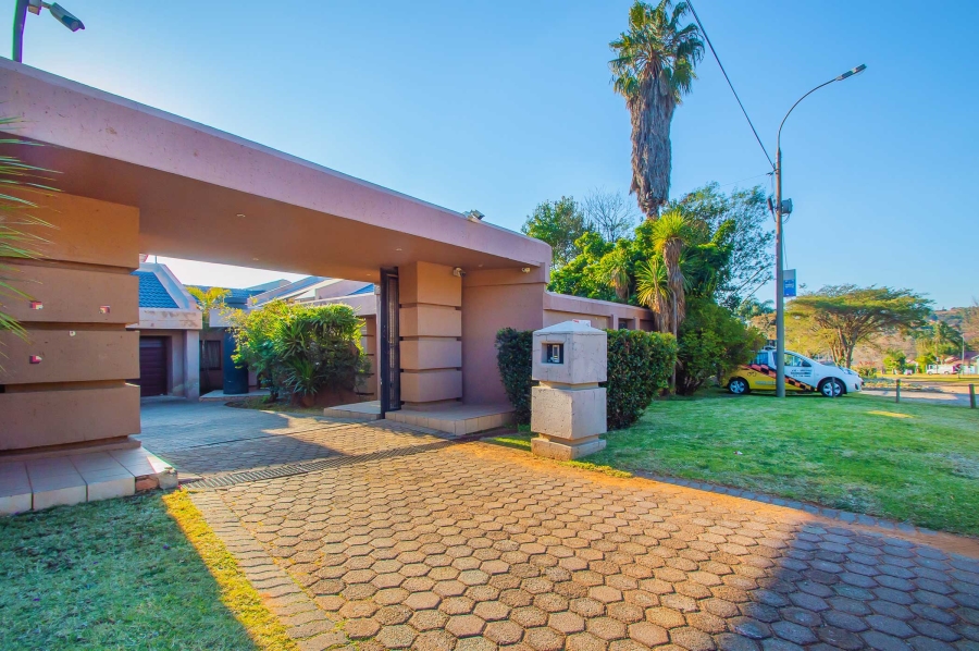 4 Bedroom Property for Sale in Strubensvallei Gauteng
