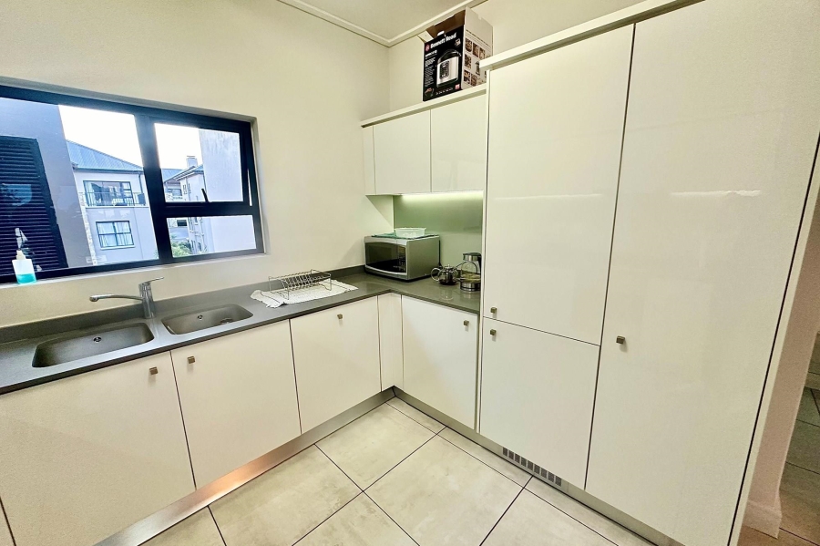 To Let 2 Bedroom Property for Rent in The Polofields Gauteng