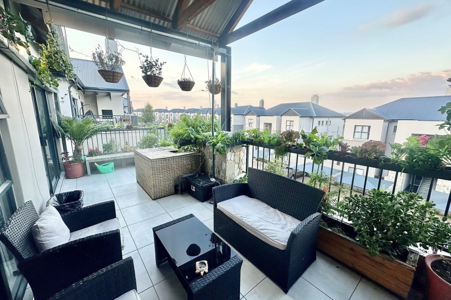 To Let 2 Bedroom Property for Rent in The Polofields Gauteng