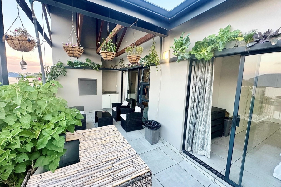 To Let 2 Bedroom Property for Rent in The Polofields Gauteng