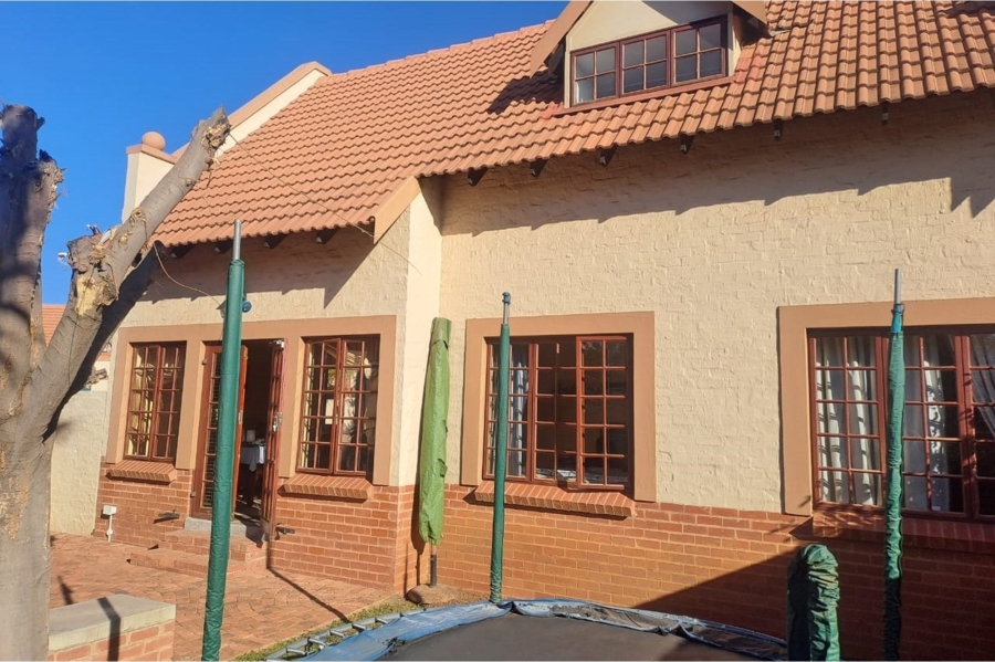 3 Bedroom Property for Sale in Equestria Gauteng