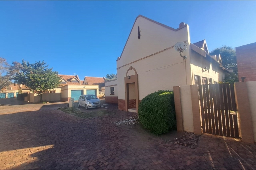 3 Bedroom Property for Sale in Equestria Gauteng