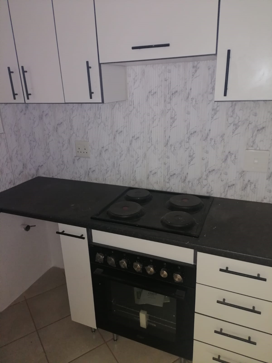 2 Bedroom Property for Sale in Pretoria North Gauteng