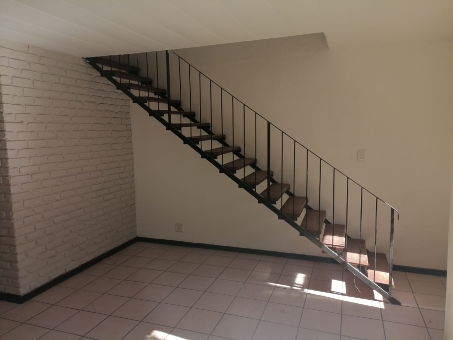 2 Bedroom Property for Sale in Pretoria North Gauteng