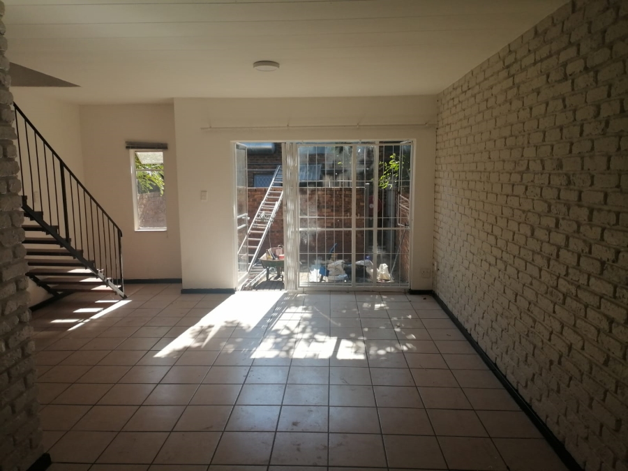 2 Bedroom Property for Sale in Pretoria North Gauteng