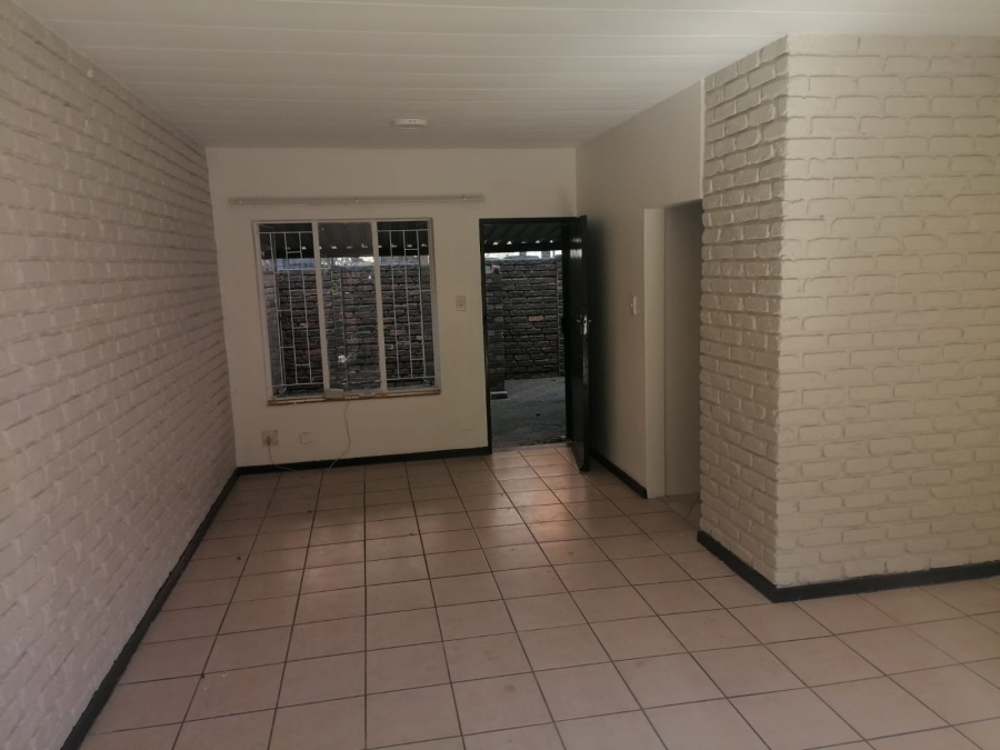 2 Bedroom Property for Sale in Pretoria North Gauteng