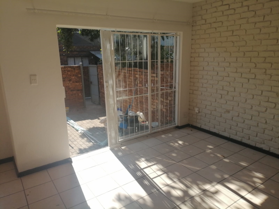 2 Bedroom Property for Sale in Pretoria North Gauteng