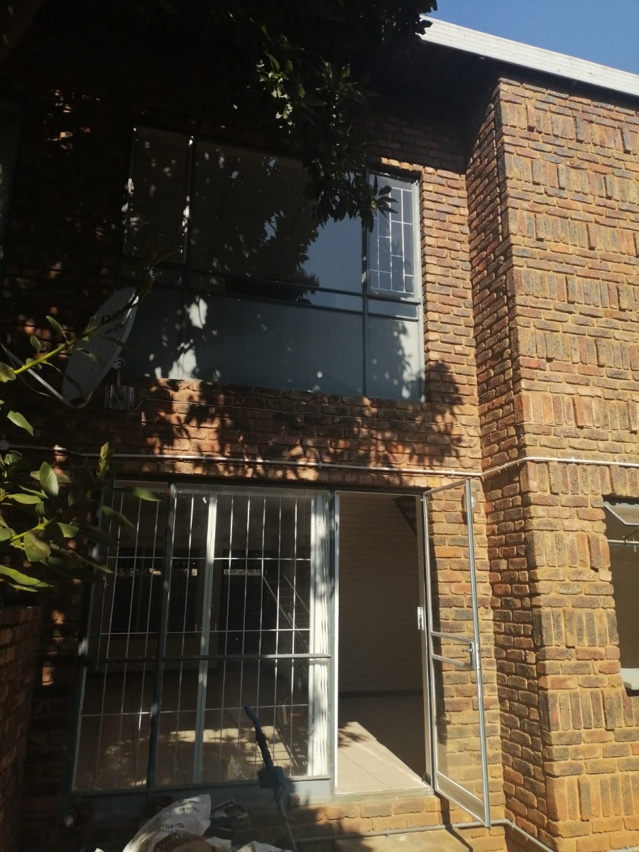 2 Bedroom Property for Sale in Pretoria North Gauteng