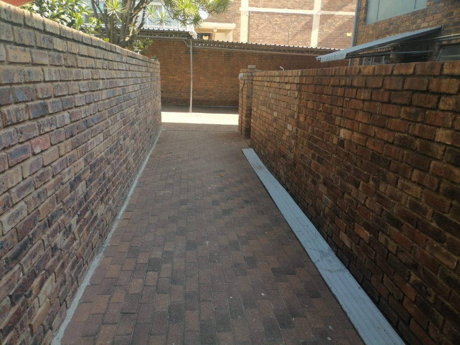 2 Bedroom Property for Sale in Pretoria North Gauteng