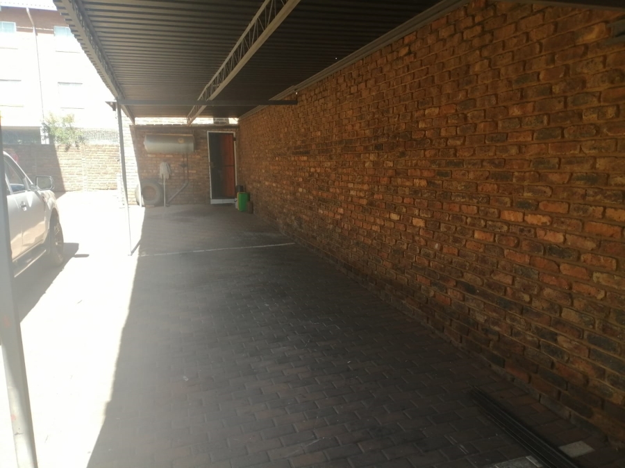 2 Bedroom Property for Sale in Pretoria North Gauteng