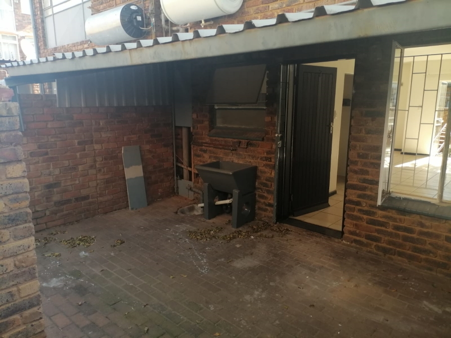 2 Bedroom Property for Sale in Pretoria North Gauteng