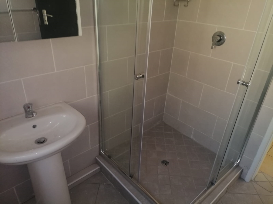 2 Bedroom Property for Sale in Pretoria North Gauteng