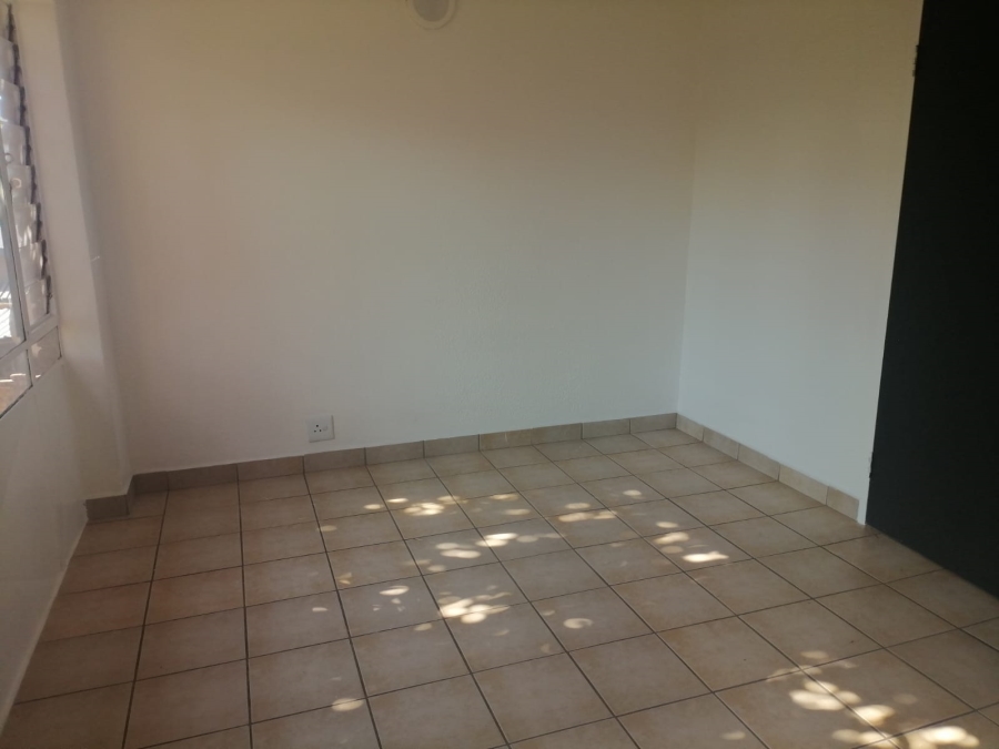2 Bedroom Property for Sale in Pretoria North Gauteng