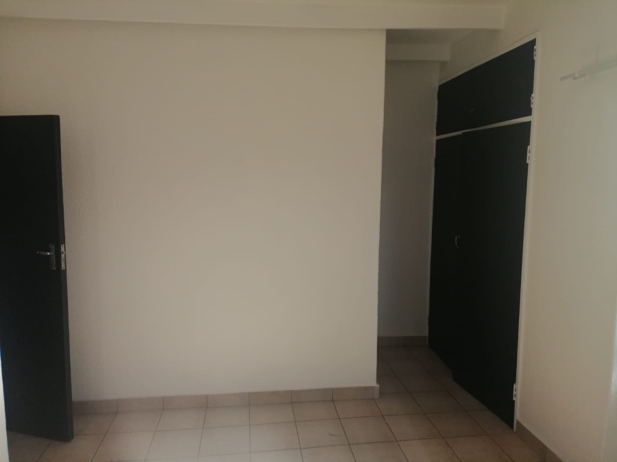 2 Bedroom Property for Sale in Pretoria North Gauteng