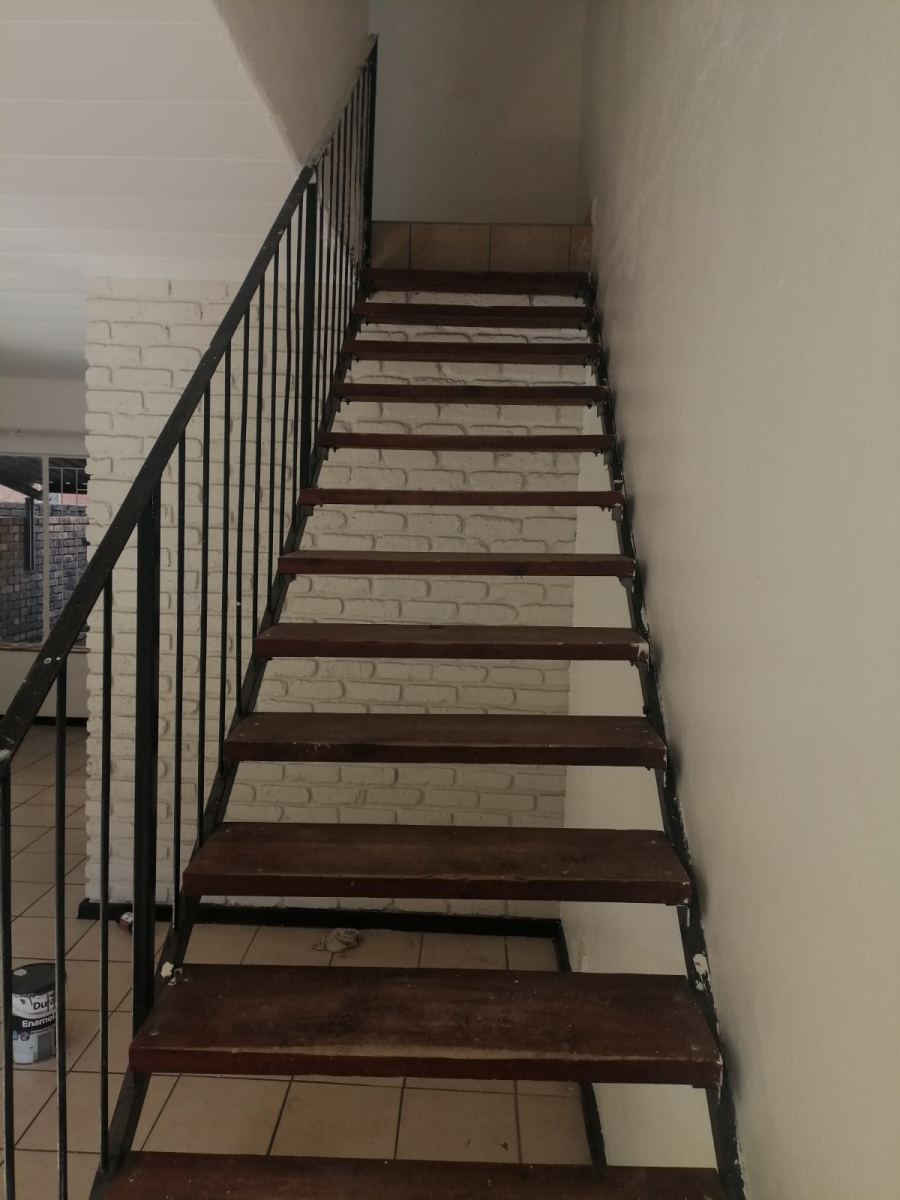 2 Bedroom Property for Sale in Pretoria North Gauteng